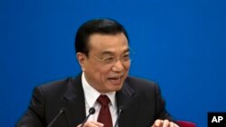 17일 기자회견 중인 리커창 중국 총리