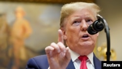 Predsjednik SAD Donald Trump u u Ruzveltovoj sobi u Bijeloj kući (Foto: Reuters/Kevin Lamarque) 