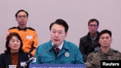 资料照：韩国总统尹锡悦于2024年1月31日在韩国首尔主持中央综合防御会议。（路透社）