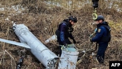 بقایای یک پهپاد سرنگون شده روسی در شهر کی‌یف اوکراین. آرشیو