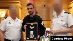 Boris Mihajlović (u sredini). Izvor: HMCS, Tecumseh/Facebook