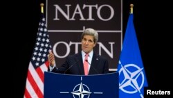 23일 벨기에 브뤼셀 NATO 본부에서 기자회견을 가진 존 케리 미 국무장관.