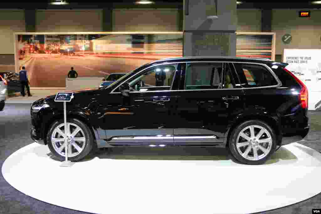 2015 沃尔沃 XC 90 车侧