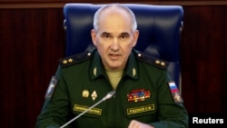 러시아군 합동참모본부 작전참모 세르게이 루즈코이 중장이 지난 19일 모스크바 국방부 청사에서 브리핑을 열어 시리아 내전 현황을 설명하고 있다. (자료사진) 