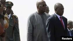 Le président du Burkina Faso, Roch Marc Christian Kaboré, à l'aéroport de Ouagadougou, le 18 janvier 2016.
