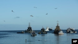  资料照片：厄瓜多尔的加拉帕戈斯群岛附近的渔场(2020年5月2日）