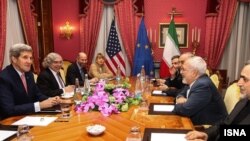 미국의 케리 국무장관과 이란의 자리프 외무장관이 29일 스위스 로잔에서 핵 협상을 하고 있다.
