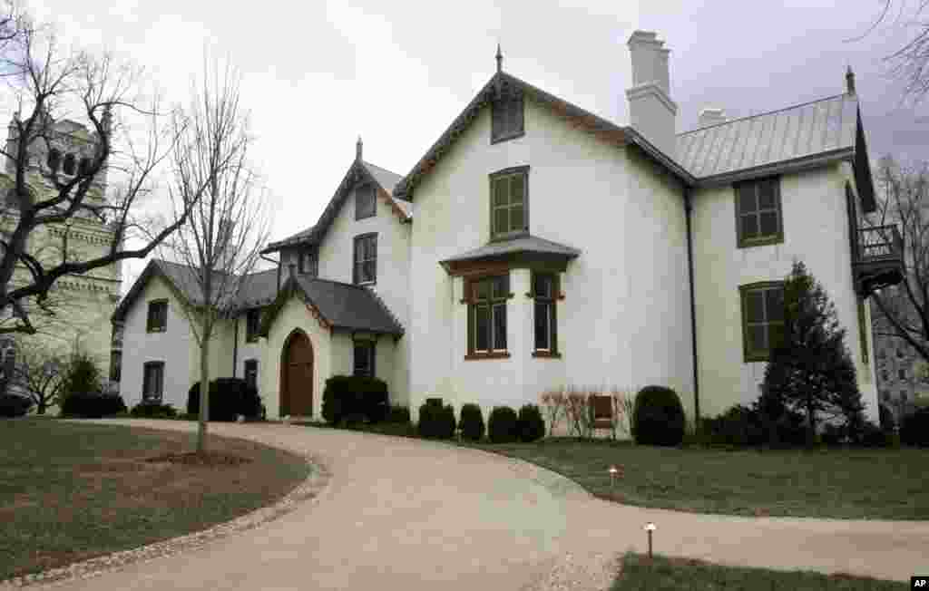 Travel Trip Lincoln's Cottage