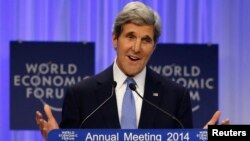 美国国务卿克里1月24日在瑞士举行的达沃斯世界经济论坛上发言