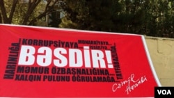 Cəmil Həsənlinin ilk mitinqindən fotolar