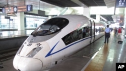 北京到天津的高速列车和谐号