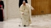 Pope stumbles, but avoids falling when cane snaps 