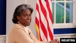 Duta Besar Amerika Serikat untuk PBB Linda Thomas-Greenfield berpartisipasi dalam sebuah acara virtual, dari Gedung Putih, Washington, pada 22 September 2021. (Foto: Reuters/Evelyn Hockstein) 