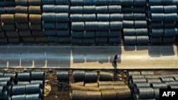 中国辽宁省一处钢铁批发市场。（法新社2024年4月11日）