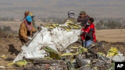 Qorattoota balaa xuyyuura Itoophiyaa Boeing 737 MAX 8 Bitootessa ,2019 Bishooftuutti lafa dhahe qorachuutti jiran