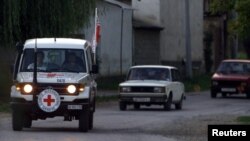 구호 활동을 위해 이동 중인 국제적십자사 차량. (자료사진)