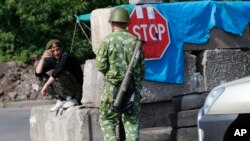 Rompimento de duas barragens de mineração inundou casas em Minas Gerais