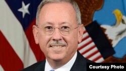 데이비드 트랙튼버그 국방부 정책 담당 부차관.