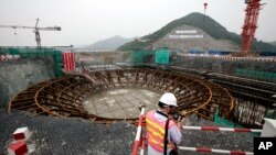 记者2009年6月4日观看中国浙江三门核电站工地。（资料照）