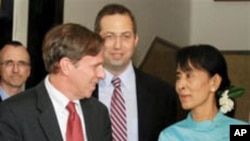 မြန်မာပြုပြင်ပြောင်းလဲမှု နိုင်ငံရေးအကျဉ်းသားများလွှတ်ပေးရေးနဲ့ တိုင်းတာ