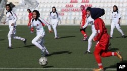 زنان ورزشکار از نبود امکانات و مربی ورزیده شاکی اند