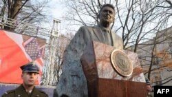 Polşada ABŞ-ın keçmiş prezidenti Ronald Reyqanın abidəsi ucaldılıb