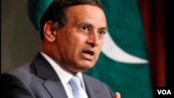 Mantan Dubes Pakistan untuk AS, Hussain Haqqani, memberikan kesaksian soal 'Memogate' di depan MA Pakistan (9/1).