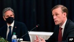 白宫国家安全顾问沙利文在美中安克雷奇高官会晤时发言。（美联社照片）