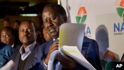 Raila Odinga, candidat de l’opposition à l’élection présidentielle lors d’une conférence de presse à Nairobi, Kenya, 9 août 2017.