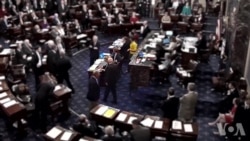 年终报道：国会全年内耗终获税改胜利