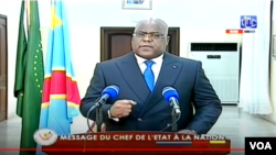 Perezida wa RDC Félix Tshisekedi ashikiriza ijambo igihugu, i Kinshasa, kw'italiki 12/06/2020. 
