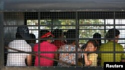 지난 2007년 중국, 버마, 라오스를 거쳐 태국으로 들어온 한 무리의 여성 탈북자들이 한국 입국 허가를 기다리고 있다. (자료사진)