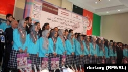 عکس آرشیف از فارغین مکتب افغان - ترک