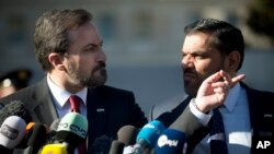 시리아 평화협상에 참석한 루에이 사피 시리아 국가연합 대변인 (자료 사진)