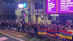 STAND WITH ARMENIA գրությունը խոշոր տառերով գրվել է Հոլիվուդ պողոտայում