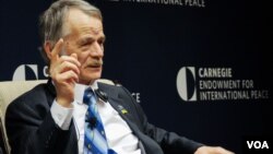 크림공화국 내 타타르족을 대표하는 무스타파 드체밀레프 전 의원. (자료사진)