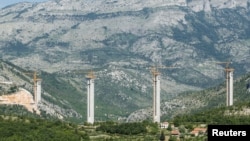 黑山共和国的Bar-Boljare公路上一处桥梁建造工地（2018年6月07日）