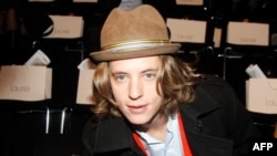 Nikola Sarkozinin böyük oğlu Ukraynanın Odessa şəhərində xəstəxanaya düşüb