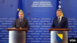 Johannes Hahn i Denis Zvizdić nakon sastanka u Sarajevu