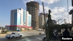 Faayilii -Magaaa Maqalee