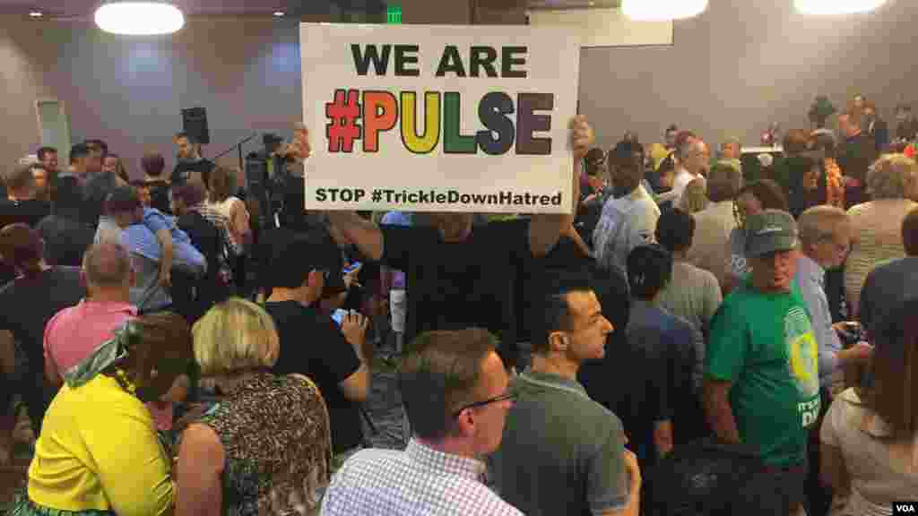 በዩናይትድ ስቴትስ ፍሎሪዳ ክፍለ-ግዛት ኦርላንዶ ከተማ በተመሳሳይ ጾታ ክለብ ውስጥ በተካሄደ ግድያ 50 ሰዎች መሞታቸውና ሌሎች 50 መቁሰላቸው ተገለጸ።