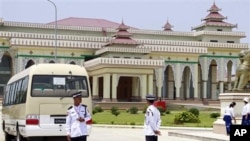 လွှတ်တော်အဆောက်အဦး