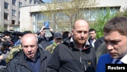 유럽안보협력기구 감시단원들이 3일 친러시아 분리주의자들로부터 풀려나고 있다.