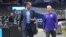 Igor Kokoškov i generalni menadžer Sakramento Kingsa Vlade Divac pred utakmicu u Vašingtonu (Foto: VOA) 