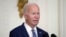 លោកប្រធានាធិបតី Joe Biden ថ្លែងសុន្ទរកថានៅថ្ងៃទី៥ ខែកញ្ញា ឆ្នាំ២០២៣ នៅក្នុងបន្ទប់ខាងកើតនៃសេតវិមានក្នុងរដ្ឋធានីវ៉ាស៊ីនតោន។