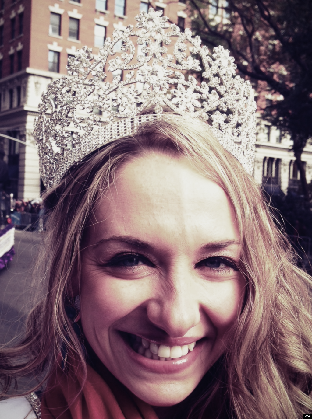 Ms. Veteran America, Allaina Guitron, a 13-year active duty Army sergeant, rode a prominent float in NYC&#39;s Veterans Day parade as part of her job to help bring public awareness to the plight of America&#39;s 35,000 female veterans. Photo: A. Phillips/VOA