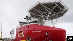 지난 2014년 호주 해군함 오션 실드 호가 실종된 말레이시아 여객기 MH370을 찾기 위해 음향탐지기로 해저를 수색했다. 