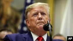 特朗普总统在白宫罗斯福室举行了美日贸易协议签字仪式后回答记者问题。(2019年10月7日)