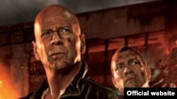 بروس ویلیس ۶۲ ساله در صحنه ای از فیلم جان ساخت. 