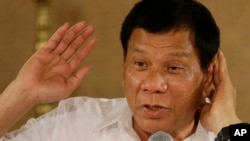 菲律宾总统杜特尔特在马尼拉总统府举行记者会。（2017年3月13日）